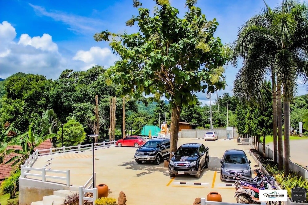 Riverside Hill Resort & Restaurant