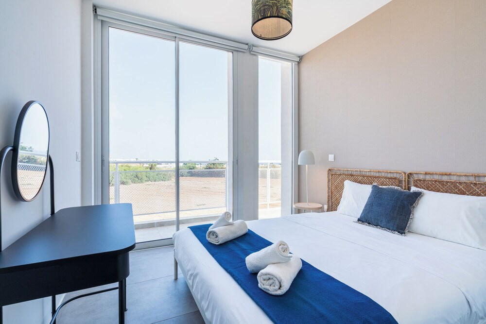 Blu Horizon - Stylish Living with Pool & Balconies in Protaras