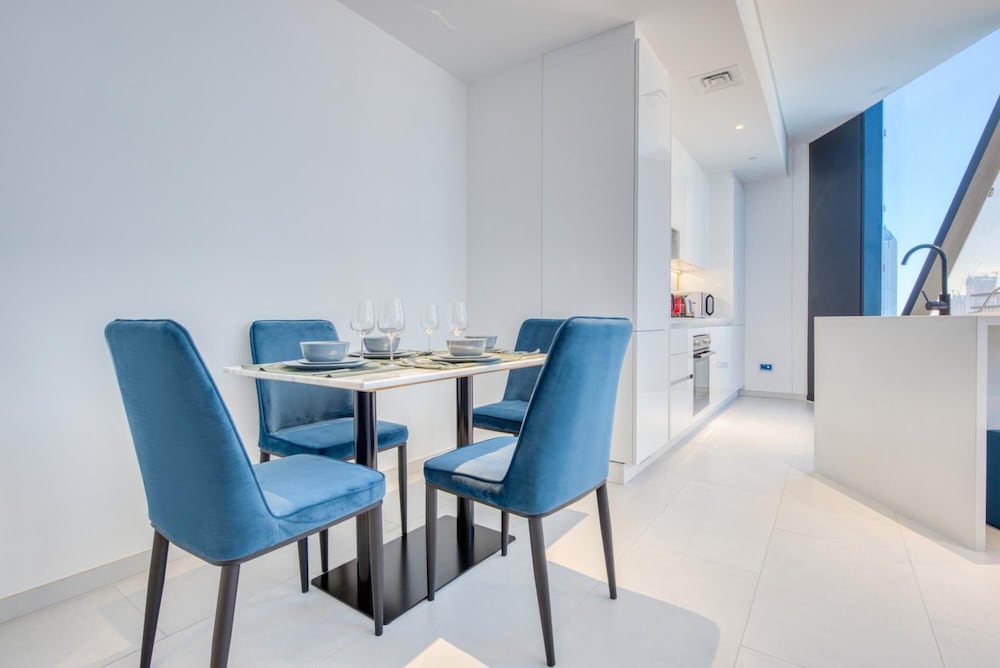 Well Connected Luxury Apt w Waterway Vws