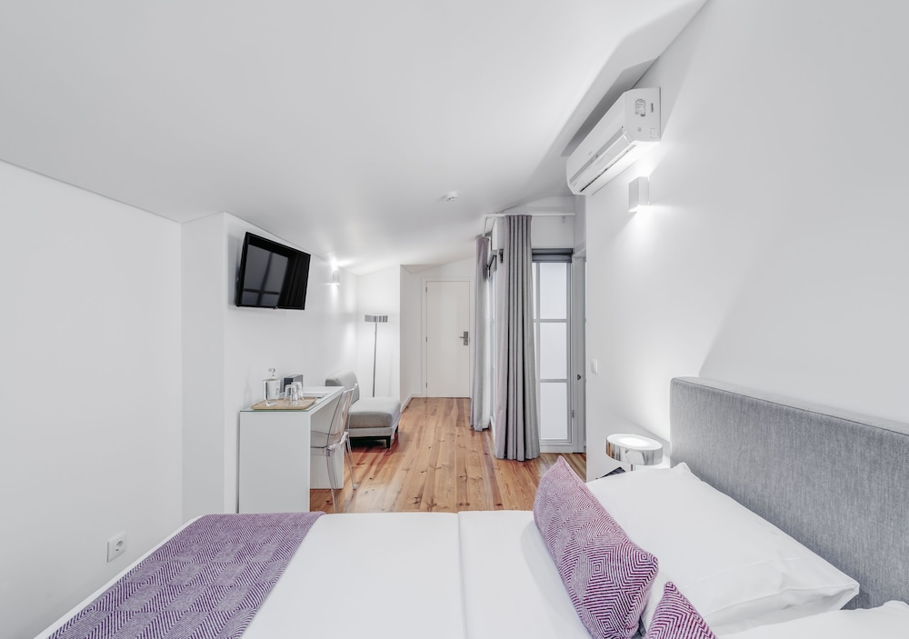 Miragaia Riverside Suites. view 4