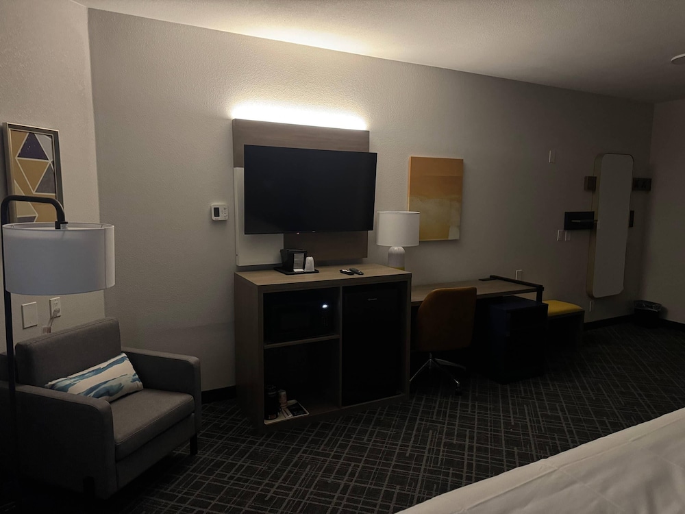 Comfort Inn & Suites Memphis Germantown