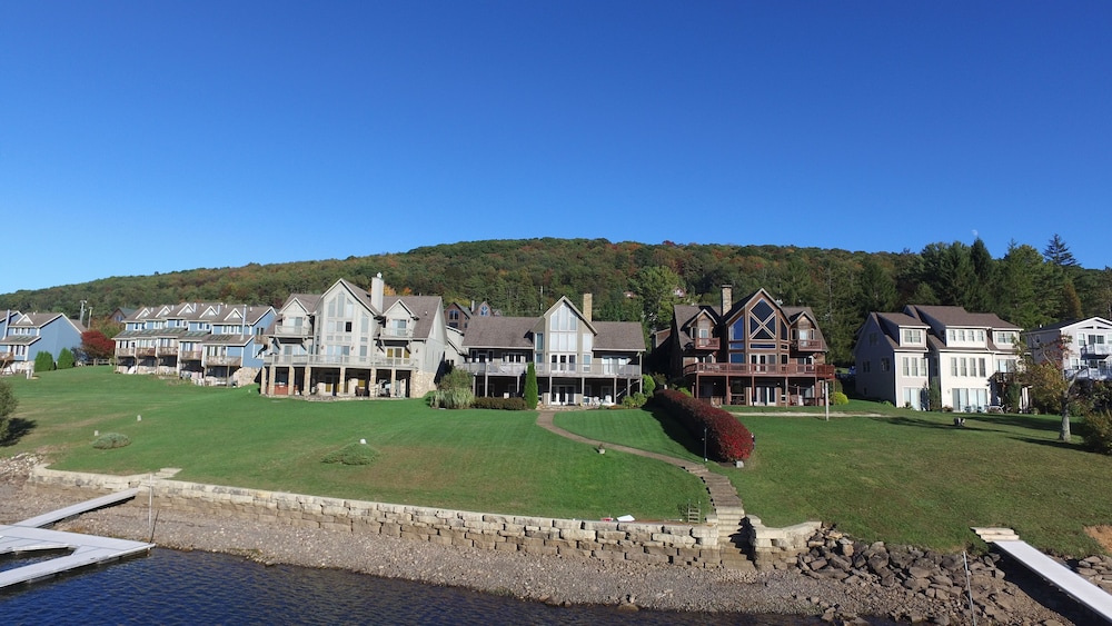 Lake Escape view 2