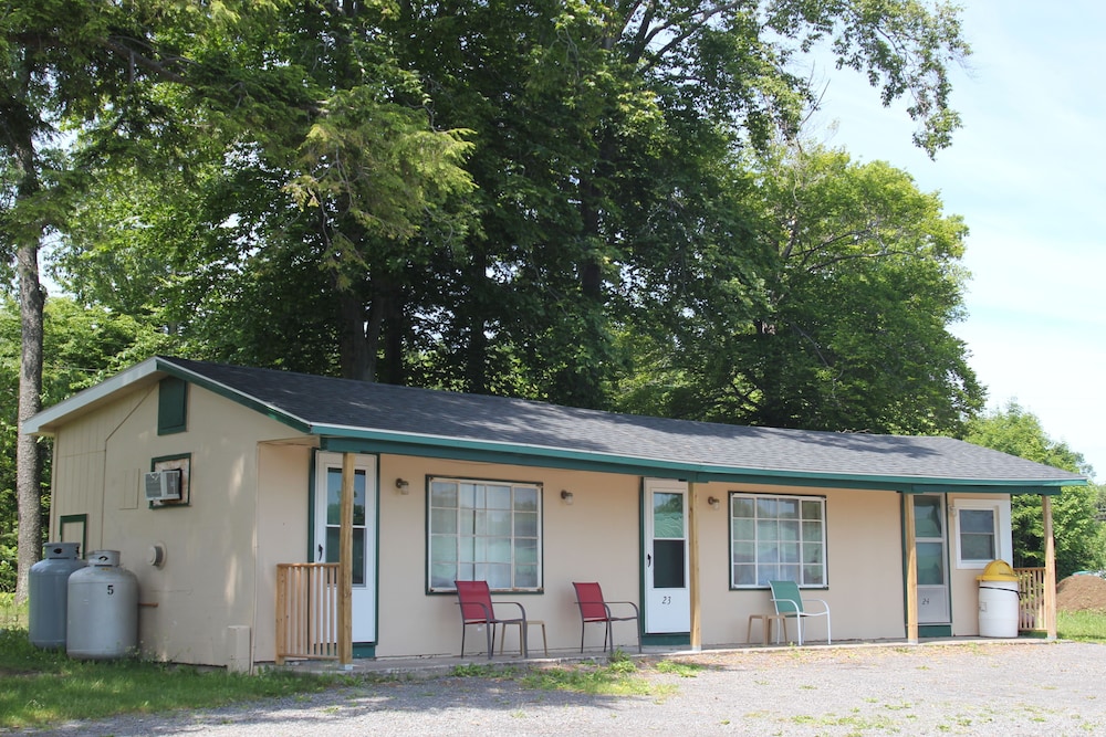 The Evergreen Motel