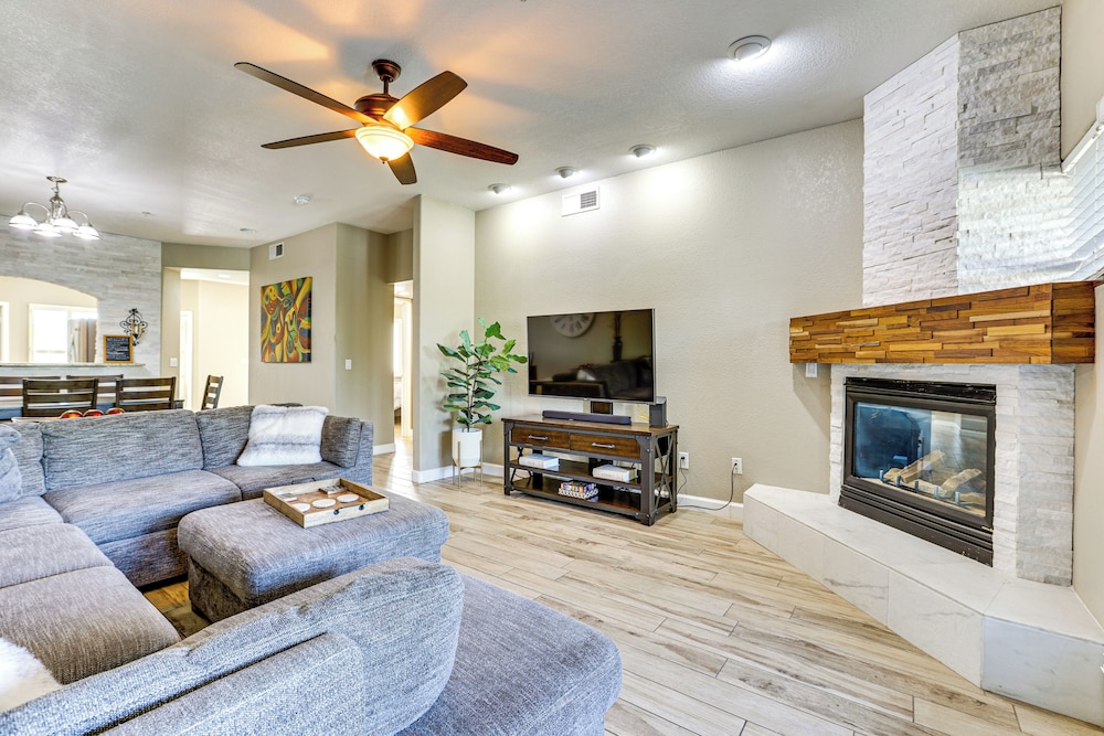 Golf Getaway 1 Mi to Old Town: Pueblo Verde Condo!