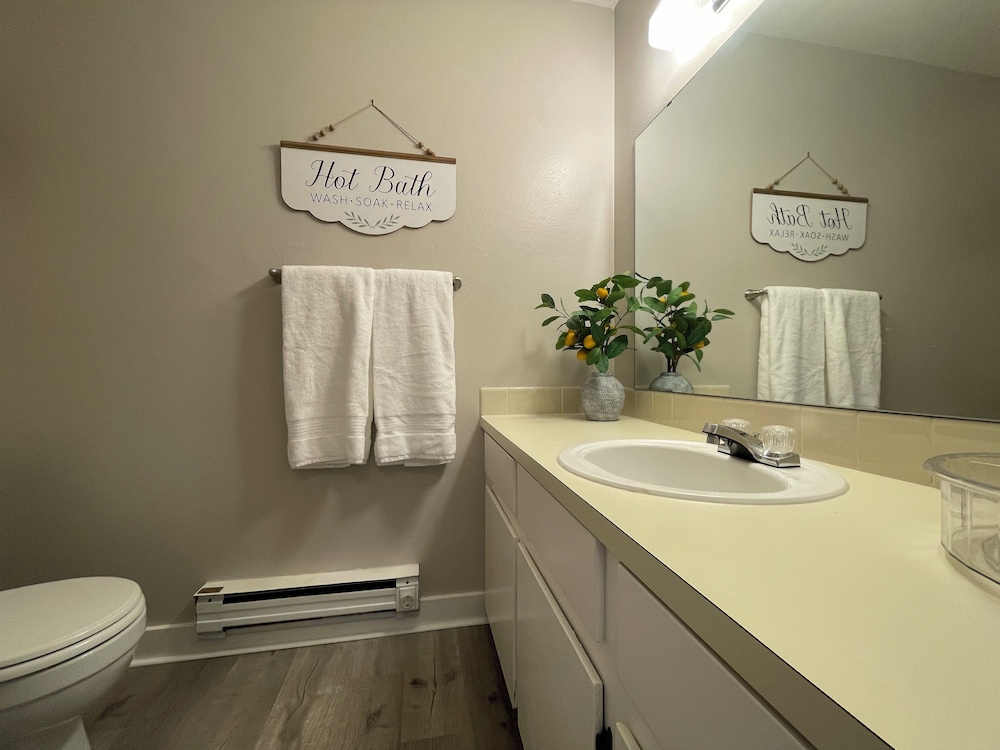 Campus West Nest - King Bed + Walk to CSU