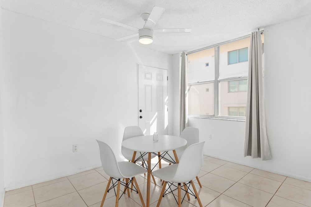 Bay Harbor Sunset Two Bedrooms Apt