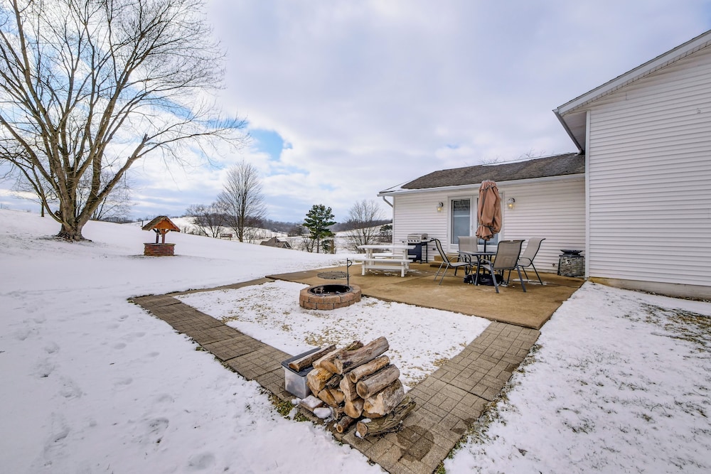 Secluded Ohio Amish Country Getaway w/ Fire Pit