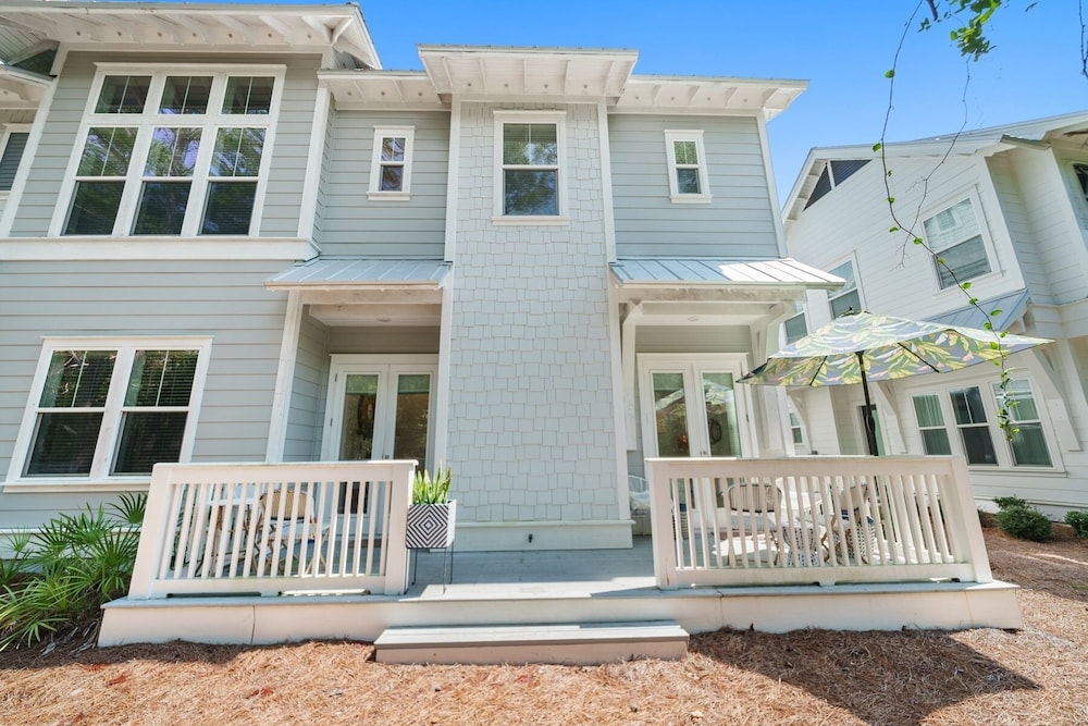 Beautiful Adventure 3 Bedroom Townhouse view 5