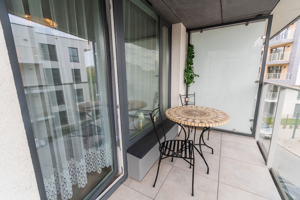 Golden Azzure by Grand Apartments