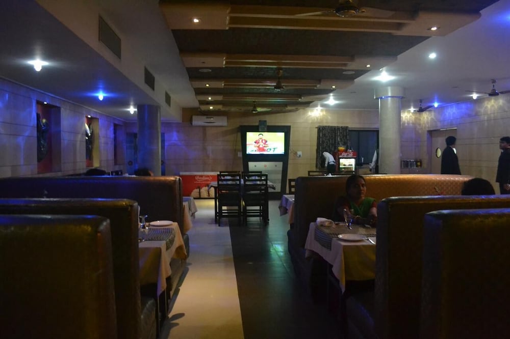 Food & Beverage