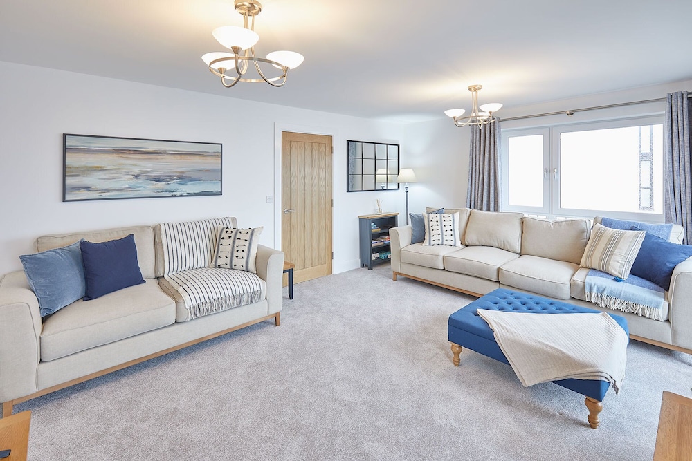 Whitley Bay Vacations - Host Stay 3 Queens Court - Property Image 2