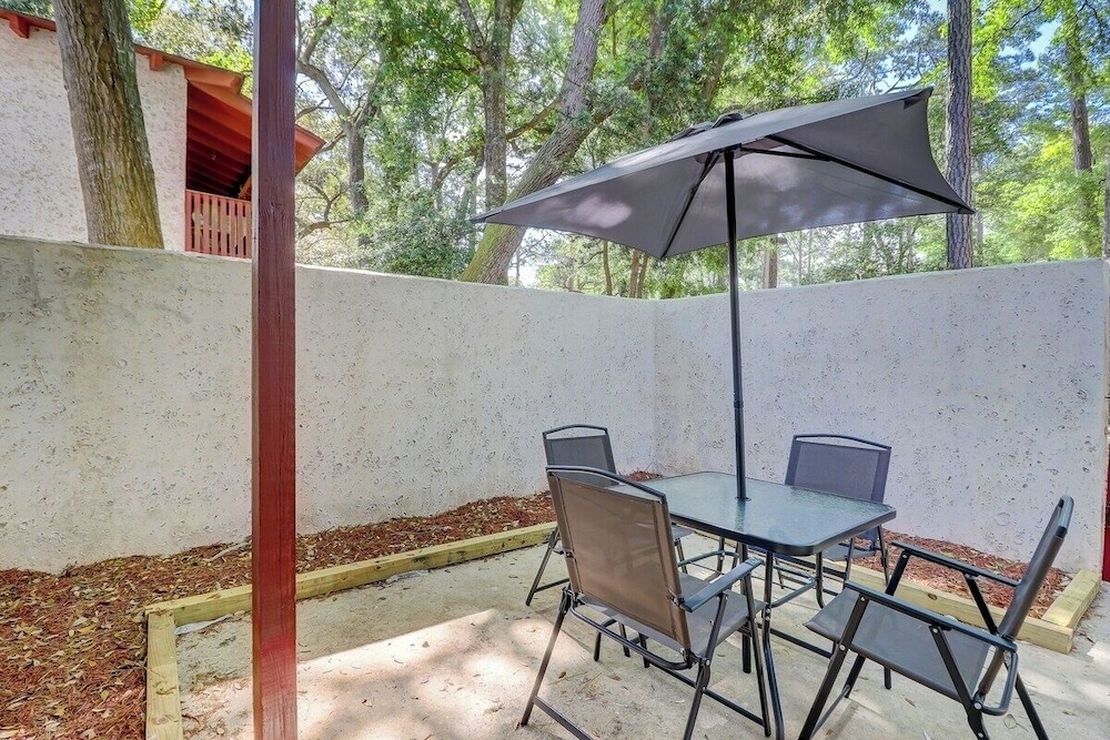 Family 2BR Retreat Near Beach + Pool Hilton Head
