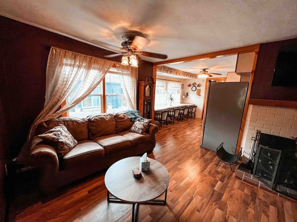 3 bd 10 min to Dwtwn Washer-dryer