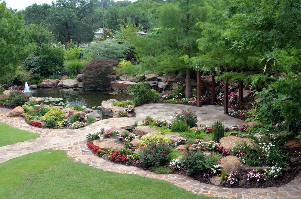 Dominion Gardens and Hotel