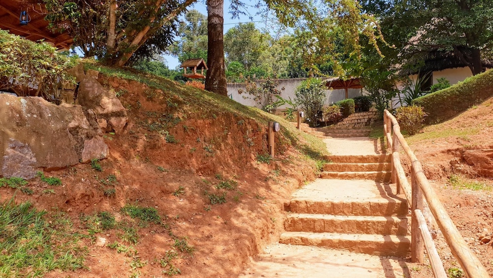 Banda Lodge