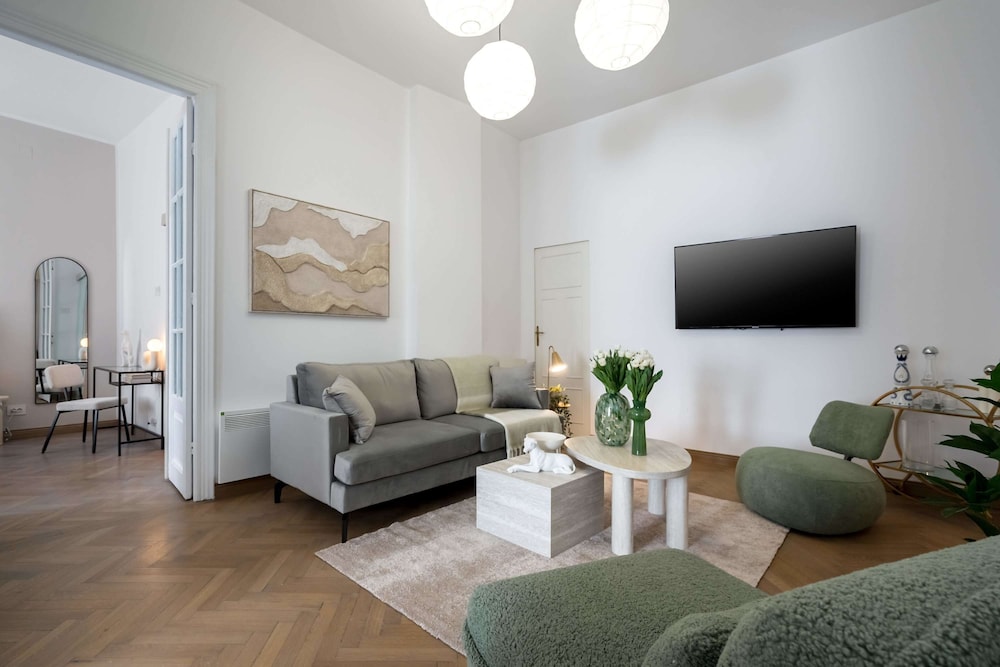 Stunning 3BR Apartment in Bucharest