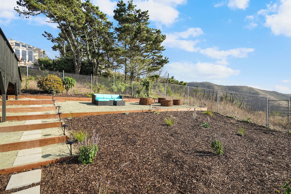 Oceanview Sunset View 3BR Luxe Home Yard