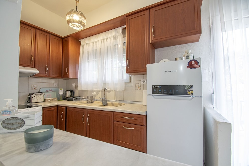 Forest View Apartment 1 by Rentalspro