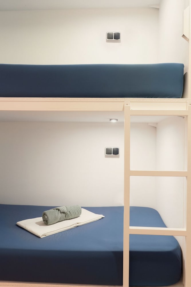 Modular Dreams Hostel