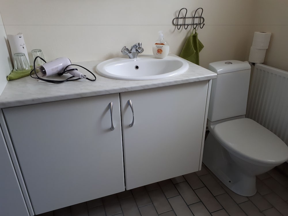 Brúnalaug Guesthouse Holiday Home
