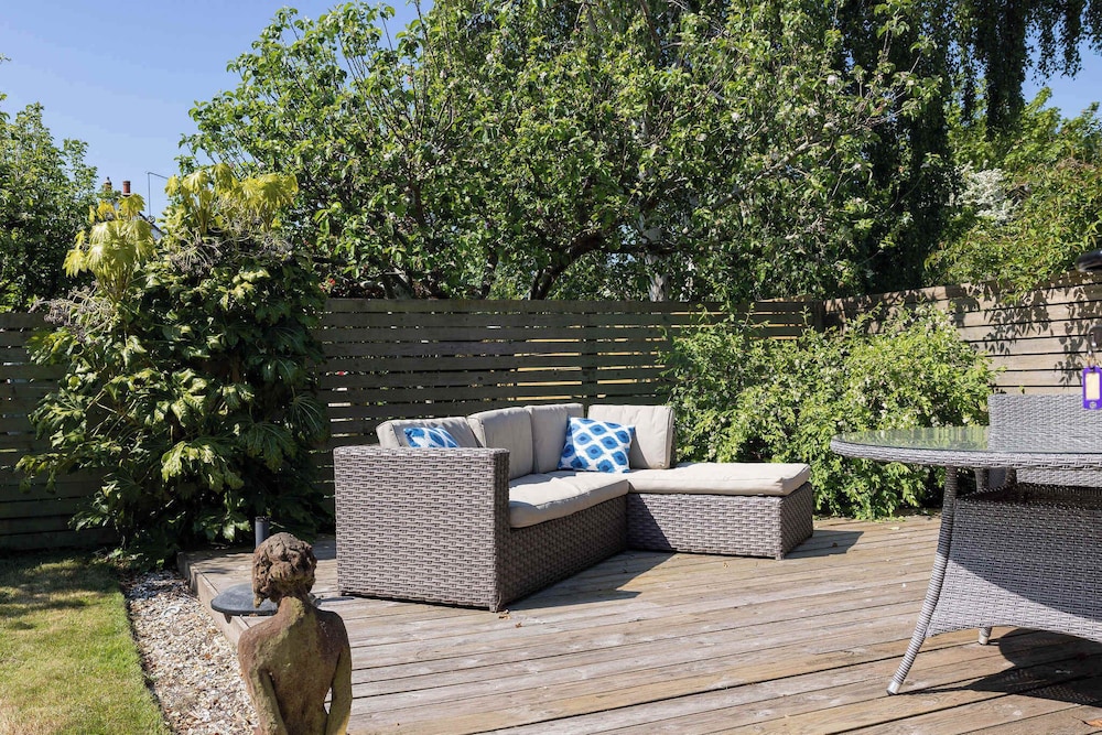 Bespoke Retreat for 4 in West Wittering