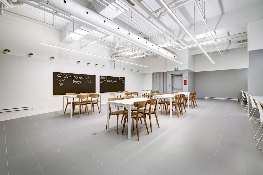 Elegant Studios and Apartments Montreal