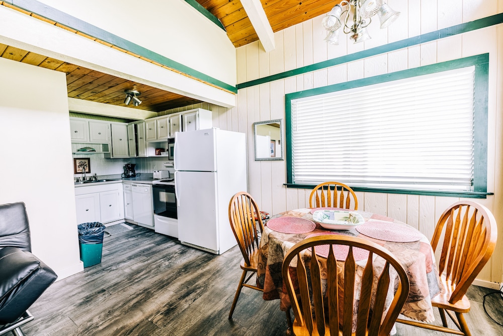 Lakeside Resort and Motel