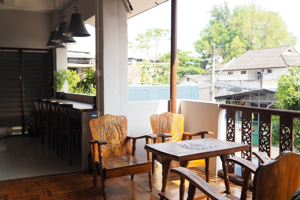 Nanan House Hostel