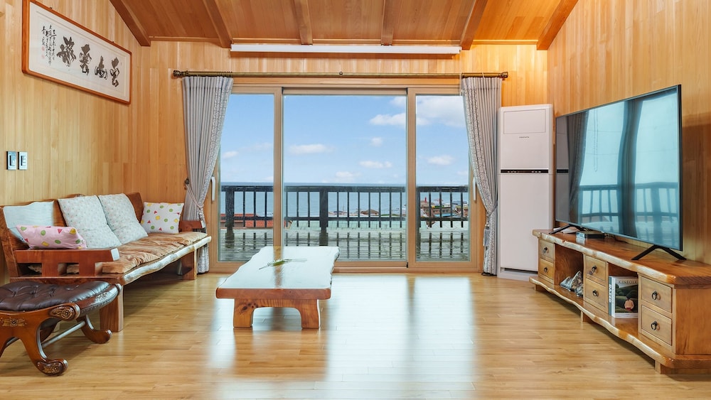 Gyeongju Happy Dream Ocean View Pension