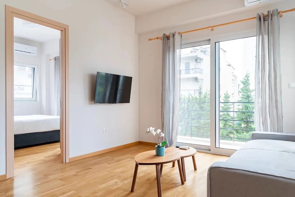 Skiathou 12 Glyfada Residences