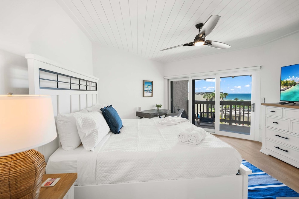 Direct Ocean View Steps to Beach Modern Updates