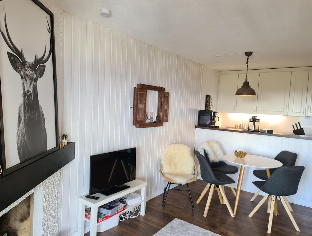 Flat in Veysonnaz Near Ski Lift & Valley Views