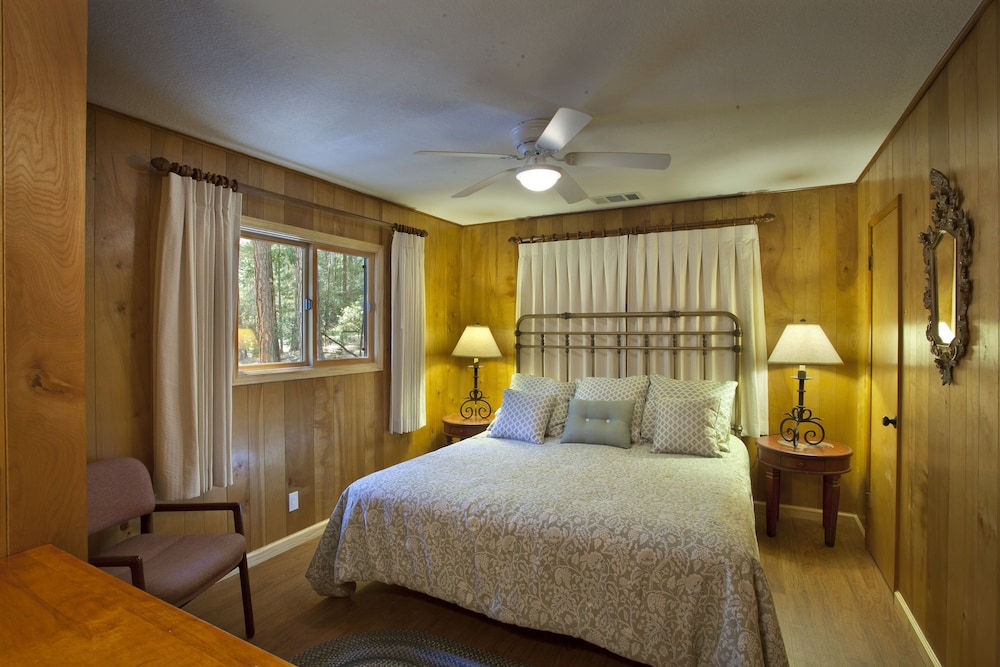 Yosemite Scenic Wonders - Wawona Area