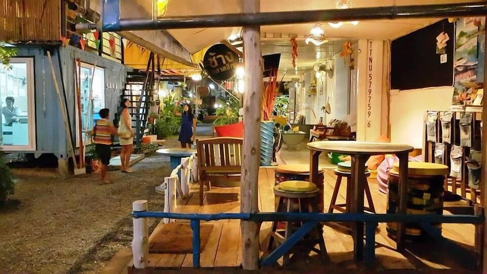 Think & Retro Cafe Lipa Noi Samui