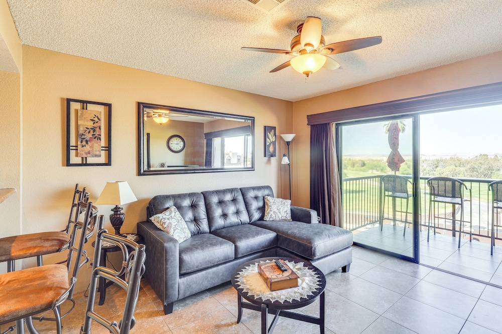 London Bridge Views: Havasu Condo on Golf Course