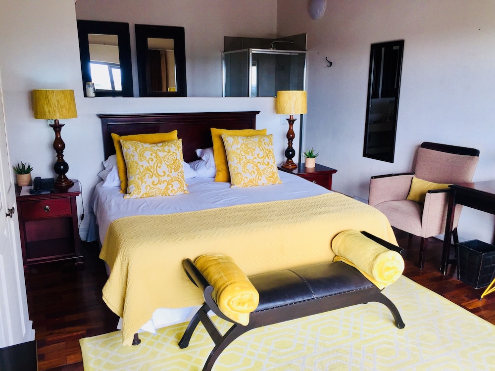 Amoris Guest House - Waterkloof Ridge
