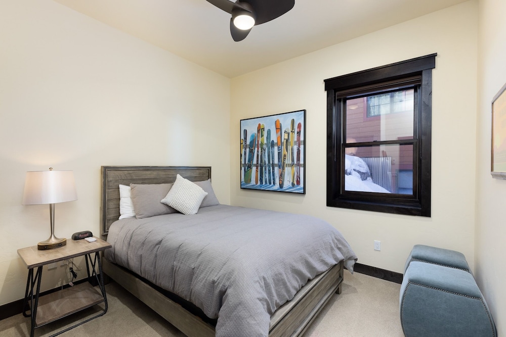 54 Outpost Drive The Alders - Private Hot Tub 4 Bedroom Condo by RedAwning view 4