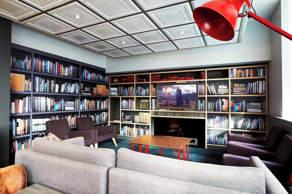 VITA Student-only Studio, Zed Alley