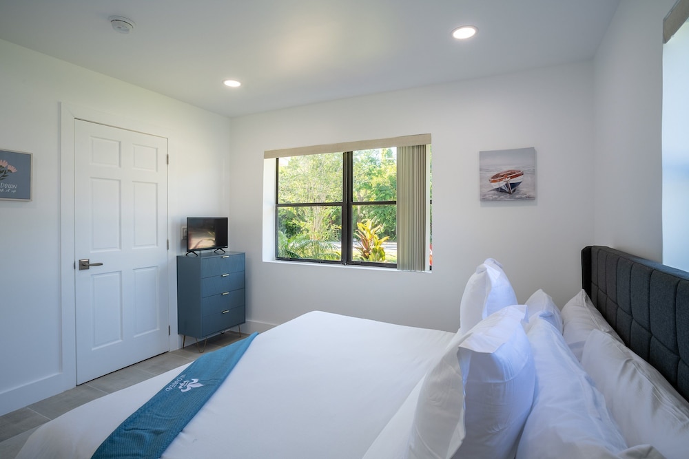 Spacious 3BR Home 2 Baths Amazing Pool Area