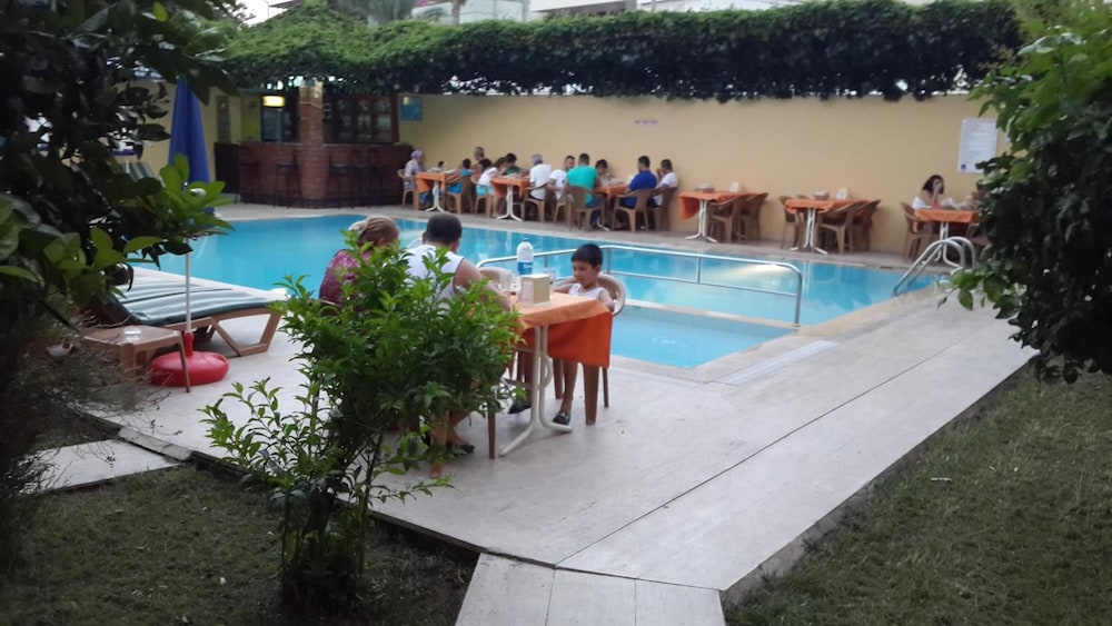 Caner Hotel