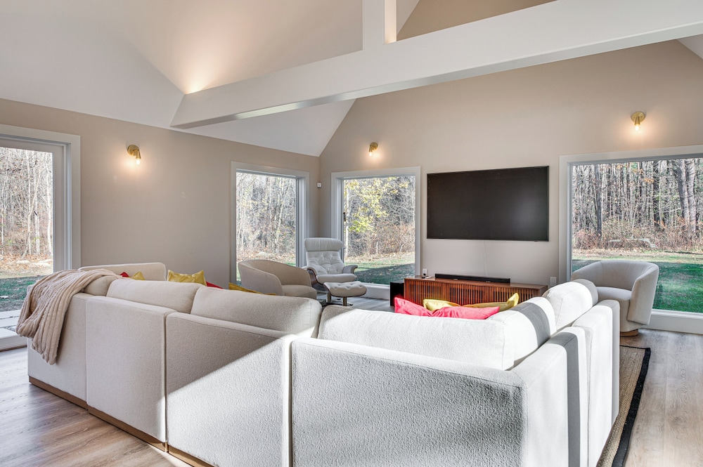 Custom-built Home Near Piscataqua River!