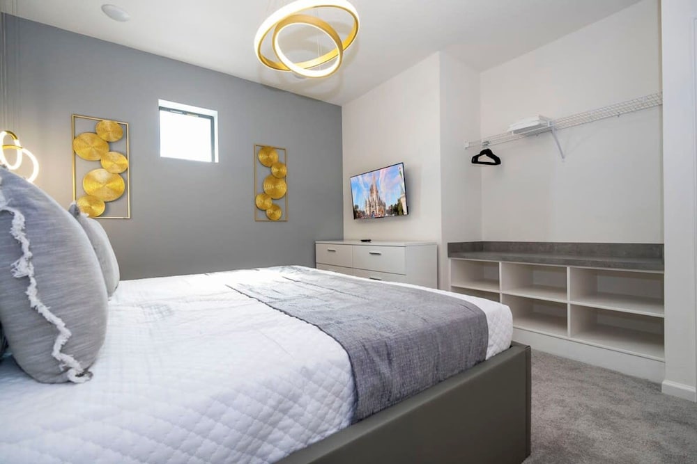 6163 Fantastic Home With 12bd