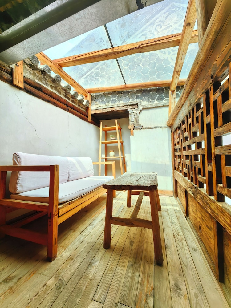 Jia Kedi Ancient House Cultural Homestay