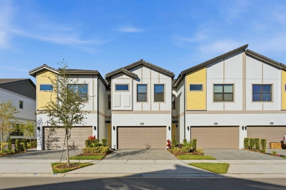 Paradiso Grande 5BR Home w Pool, Mario Game Room