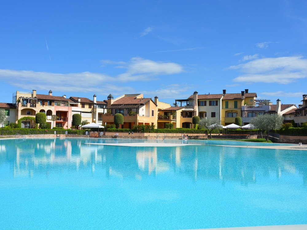Family Apartment With the Pool photo 2