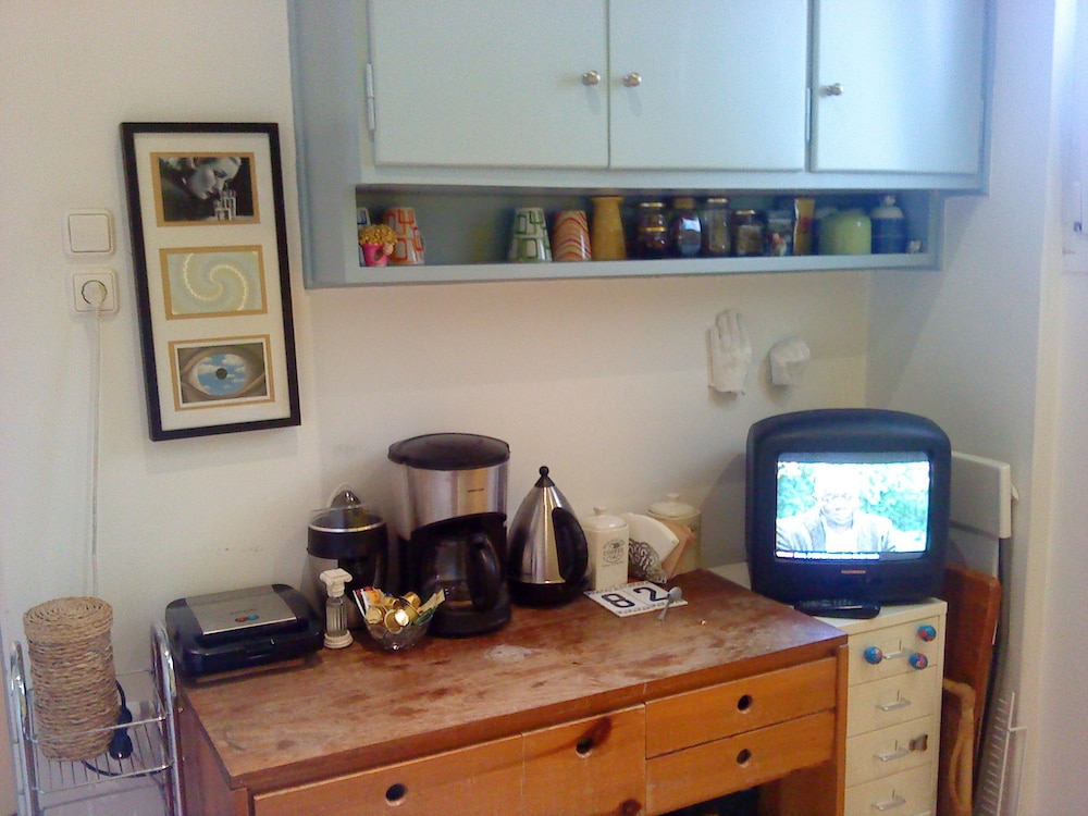 Acropolis View Super Located Studio