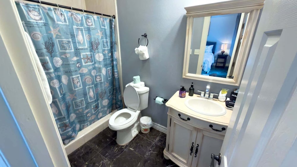 Pool 1st Floor 75 Yards To Beach Value 2 Bedroom Apts