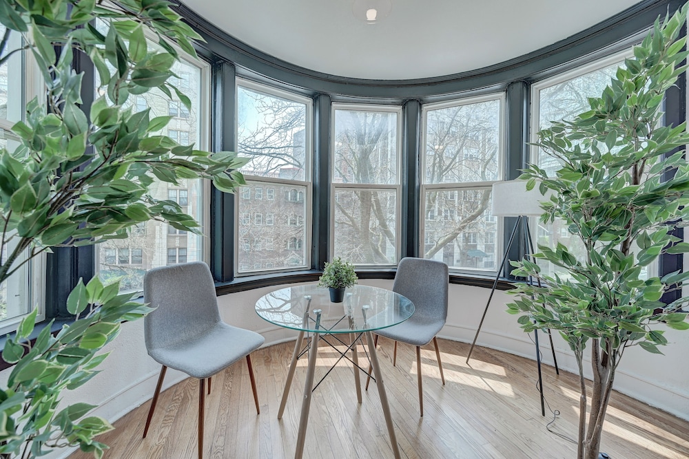 ROVE LIVING/KB - Prospect