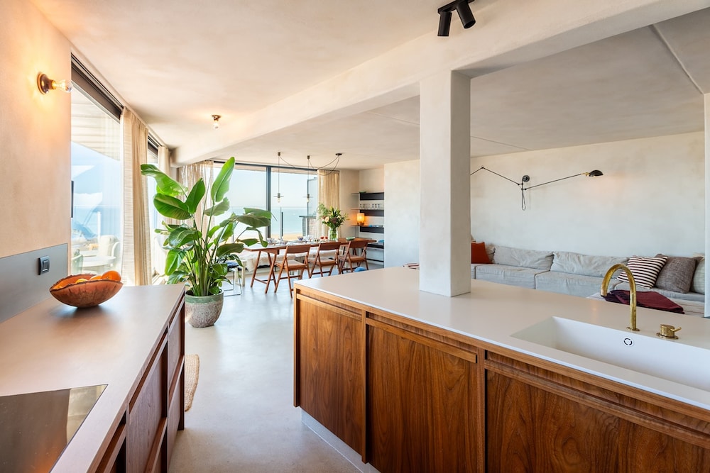 Apartment on Coast With Panoramic Views
