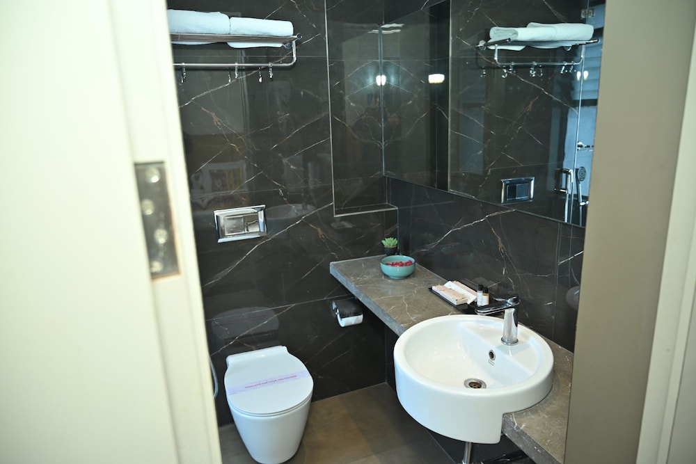 Urvi Banquets & Guest House